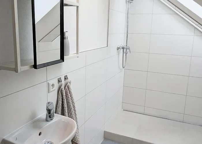 Modernes 2-zimmer ジンデルフィンゲン